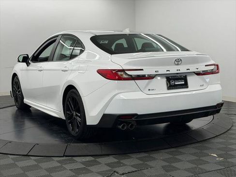 Used 2026 Toyota Camry SE FWD image 12