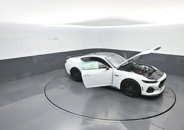 New 2026 Ford Mustang GT w/ GT Performance Package RWD image 31