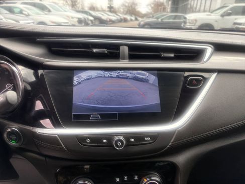 Used 2021 Buick Encore GX Preferred w/ Cold Weather Comfort Package FWD image 19