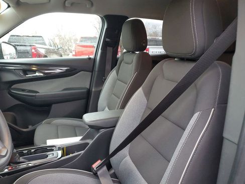 Used 2024 Chevrolet TrailBlazer LT image 11