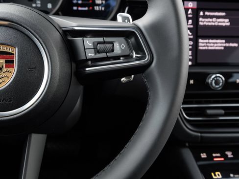 Certified 2026 Porsche Macan AWD/4WD image 16