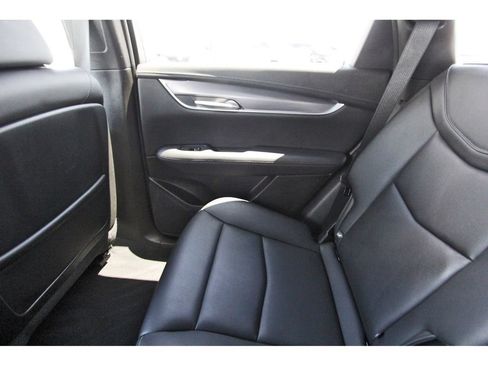 Used 2025 Cadillac XT5 Luxury FWD image 12