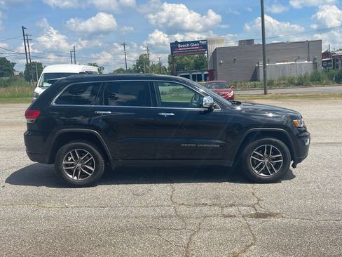 Used 2018 Jeep Grand Cherokee Limited w/ Trailer Tow Group IV AWD/4WD image 4