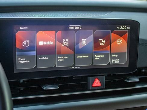 Used 2025 Kia Carnival SX w/ SX Dark Edition Package FWD image 44