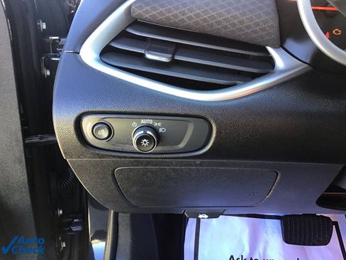 Used 2023 Chevrolet Malibu LT image 34