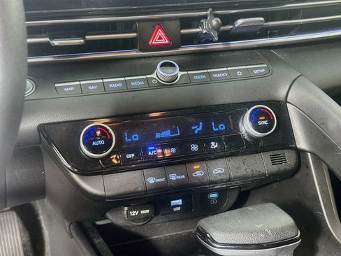 Used 2024 Hyundai Elantra SEL FWD image 16