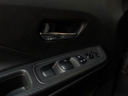Used 2025 Nissan Versa SV FWD image 20