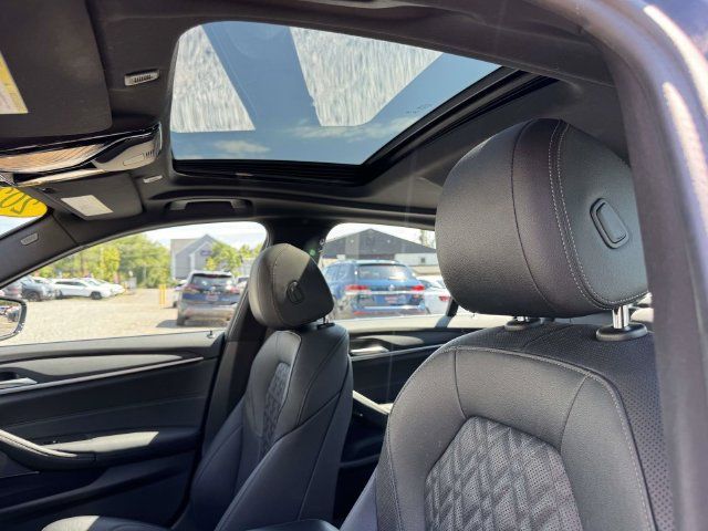 Used 2023 BMW 530i xDrive w/ Premium Package AWD/4WD image 2