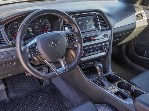 Used 2018 Hyundai Sonata Sport image 9