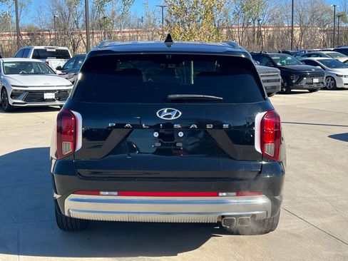 Used 2023 Hyundai Palisade Calligraphy image 11