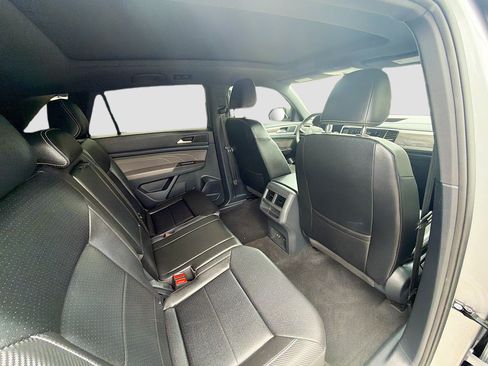 Used 2022 Volkswagen Atlas Cross Sport SE FWD image 29