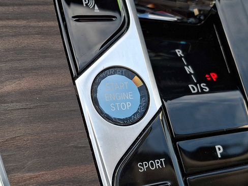 Used 2023 BMW X7 xDrive40i w/ Premium Package image 19