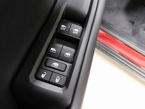 New 2025 Jeep Grand Cherokee Altitude image 19