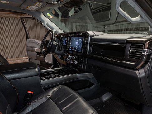 Used 2023 Ford F250 Lariat w/ Lariat Ultimate Package AWD/4WD image 14