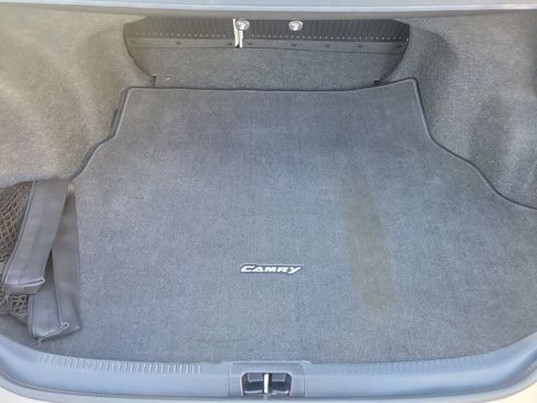 Used 2016 Toyota Camry XLE image 9