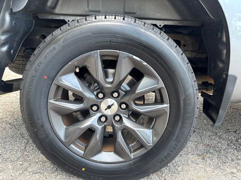 Used 2020 Chevrolet Silverado 1500 RST w/ RST Value Package AWD/4WD image 40