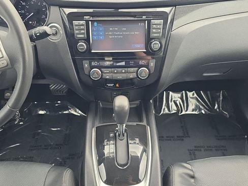 Used 2016 Nissan Rogue SL AWD/4WD image 18