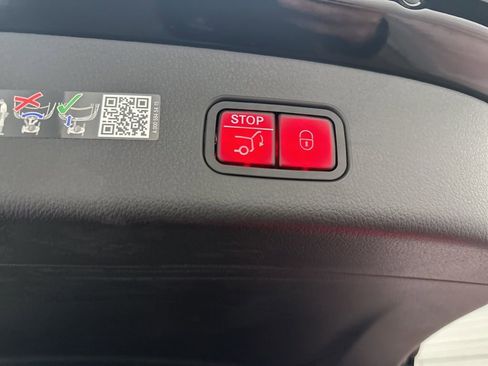 Used 2026 Mercedes-Benz GLC 300 image 25