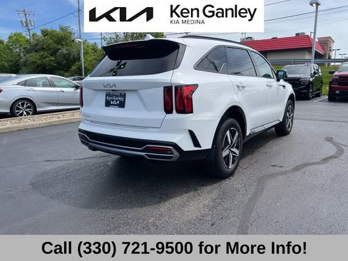 Certified 2023 Kia Sorento S w/ Panoramic Sunroof Package FWD image 9
