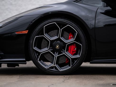 Used 2023 Lamborghini Huracan Tecnica image 26