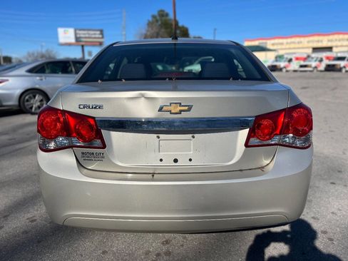 Used 2014 Chevrolet Cruze LS image 4