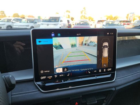 New 2026 Volkswagen Tiguan SE R-Line image 18