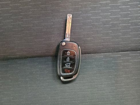 Used 2019 Hyundai Tucson SE image 32