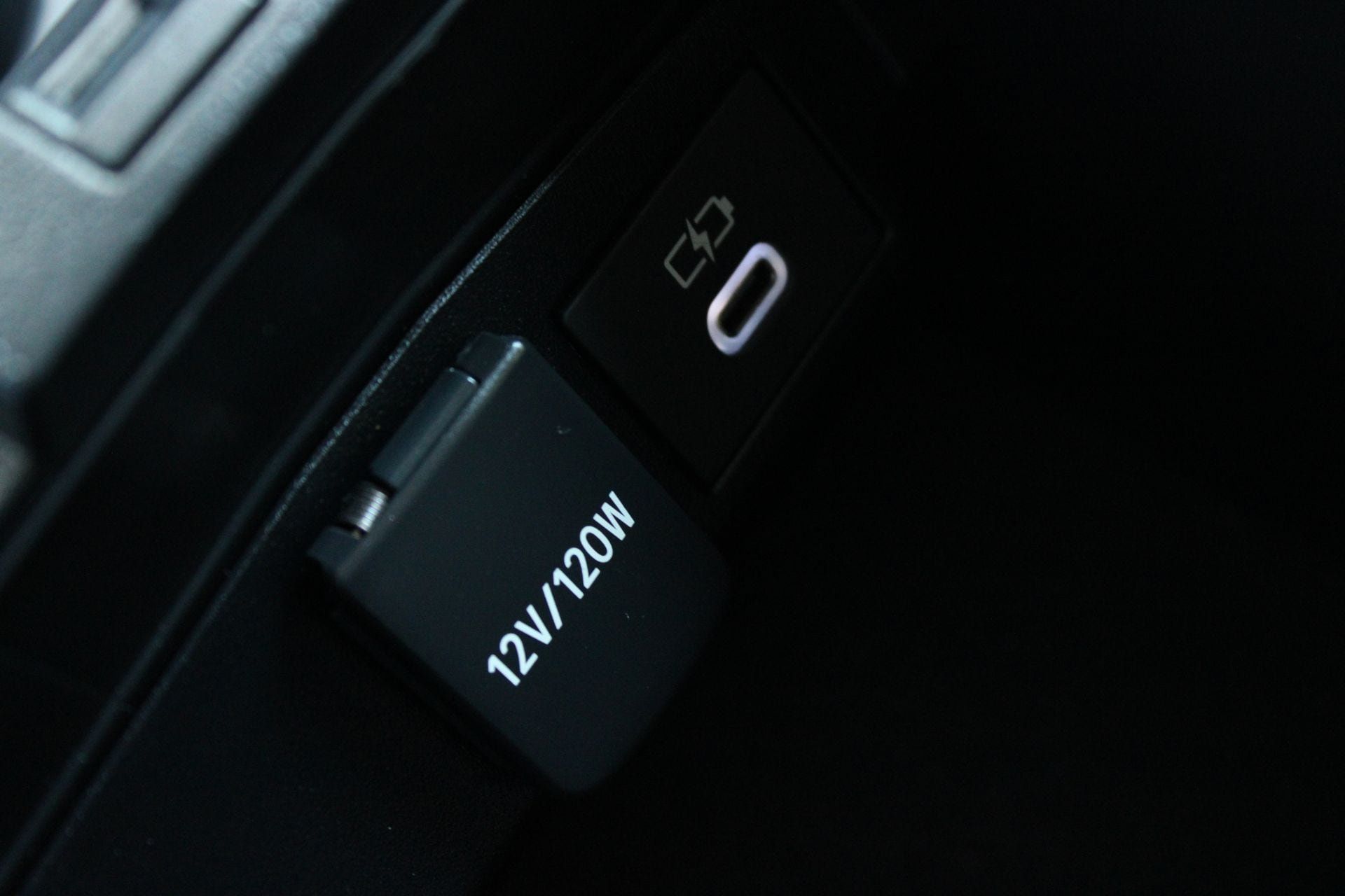 Used 2025 Toyota Corolla LE FWD image 40
