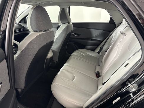 Used 2024 Hyundai Elantra Limited FWD image 21