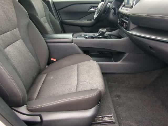 Used 2025 Nissan Rogue SV FWD image 21