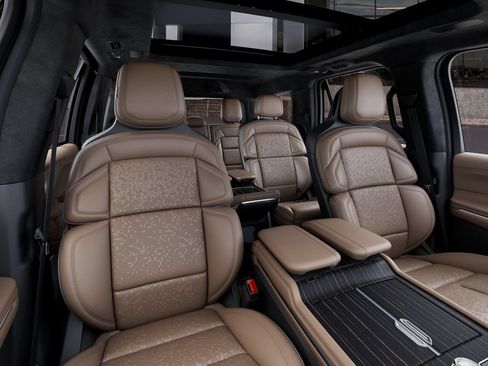 New 2027 Lincoln Navigator Black Label AWD/4WD image 10