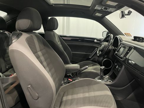 Used 2013 Volkswagen Beetle 2.0T FWD image 15