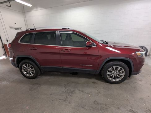Used 2021 Jeep Cherokee Latitude Plus AWD/4WD image 3