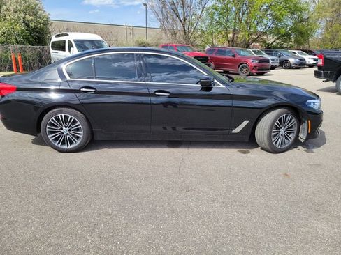 Used 2018 BMW 530i xDrive AWD/4WD image 2