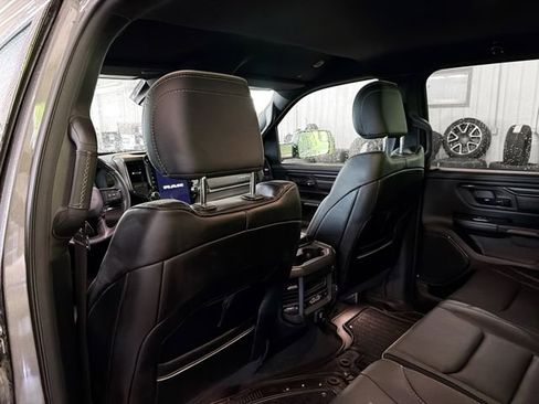 Used 2022 RAM 1500 Limited w/ Body-Colour Bumper Group AWD/4WD image 9