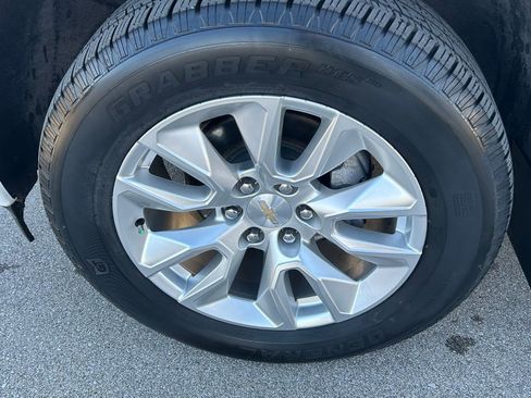 Used 2023 Chevrolet Silverado 1500 Custom image 8