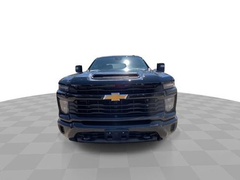 Used 2024 Chevrolet Silverado 2500 Custom w/ Custom Value Package AWD/4WD image 5