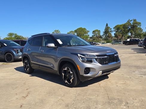 New 2026 Kia Seltos S FWD image 2