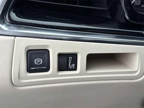 Used 2020 Cadillac XT6 Premium Luxury image 29