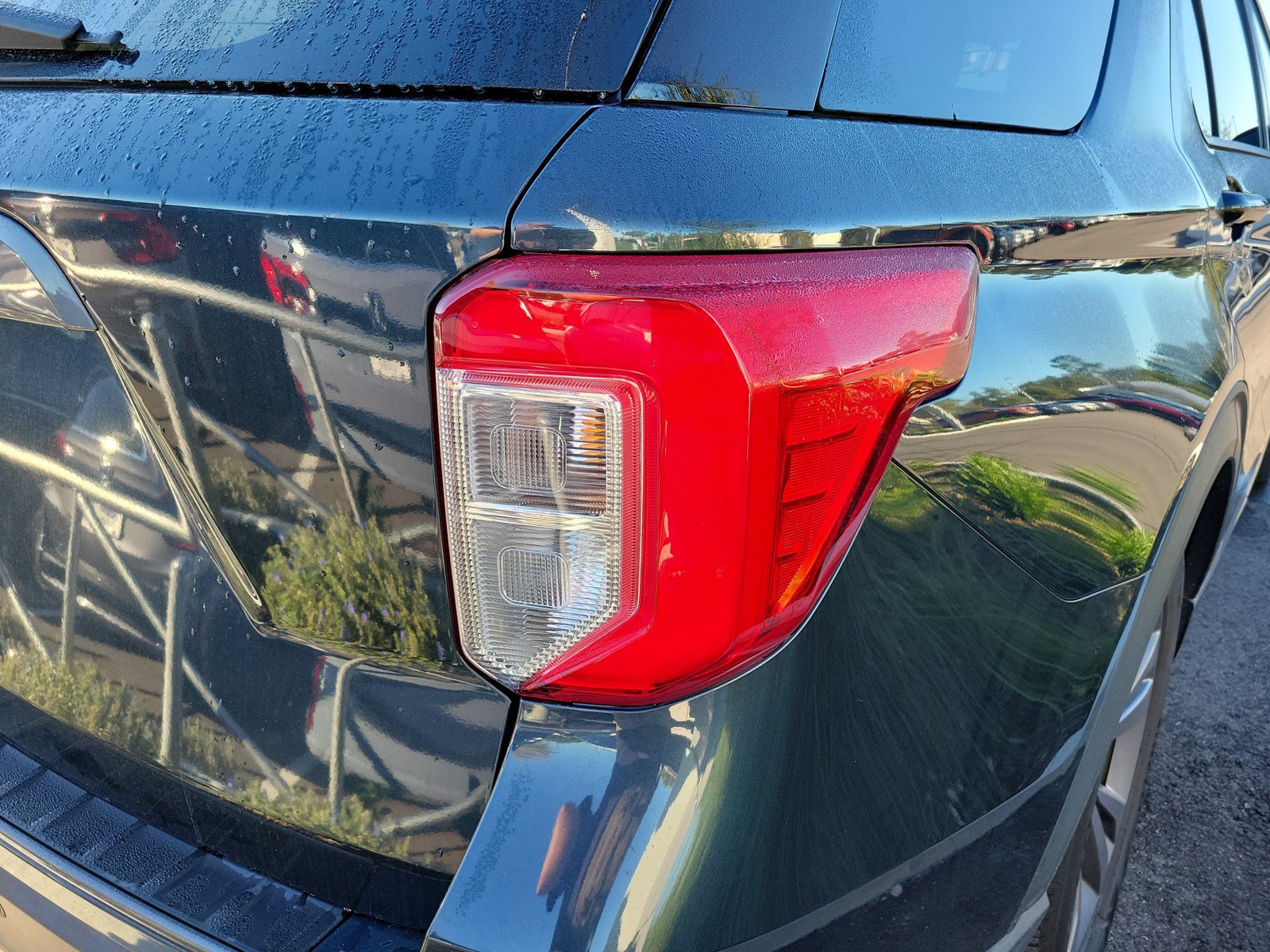 Used 2023 Ford Explorer XLT w/ Equipment Group 202A RWD image 10