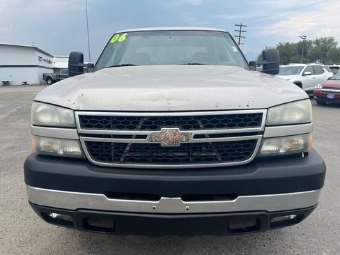 Used 2006 Chevrolet Silverado 2500 LS AWD/4WD image 2