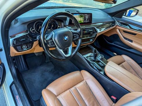Used 2019 BMW 530i w/ Convenience Package image 24