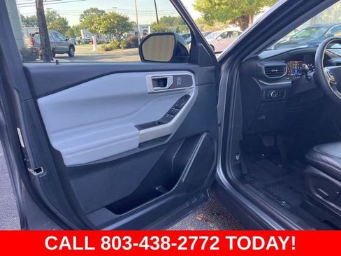 Used 2023 Ford Explorer XLT w/ Equipment Group 202A RWD image 5