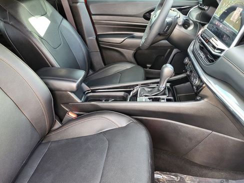 Used 2024 Jeep Compass Limited image 10