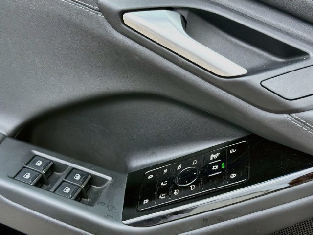 Certified 2025 Audi Q6 e-tron Premium Plus w/ Premium Plus AWD/4WD image 21