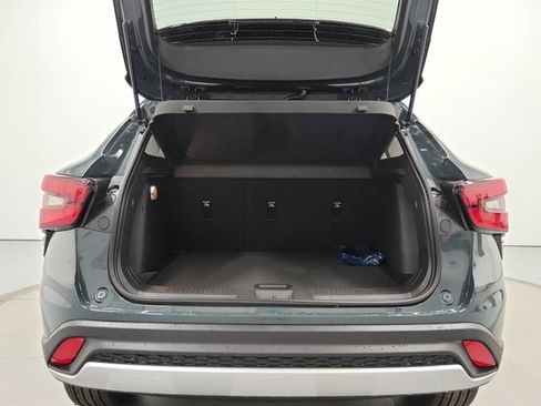New 2026 Chevrolet Trax LT w/ LT Convenience Package FWD image 29