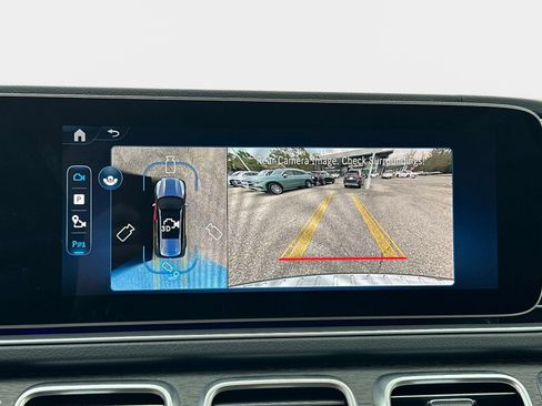 Used 2025 Mercedes-Benz GLS 580 GLS 580 image 22