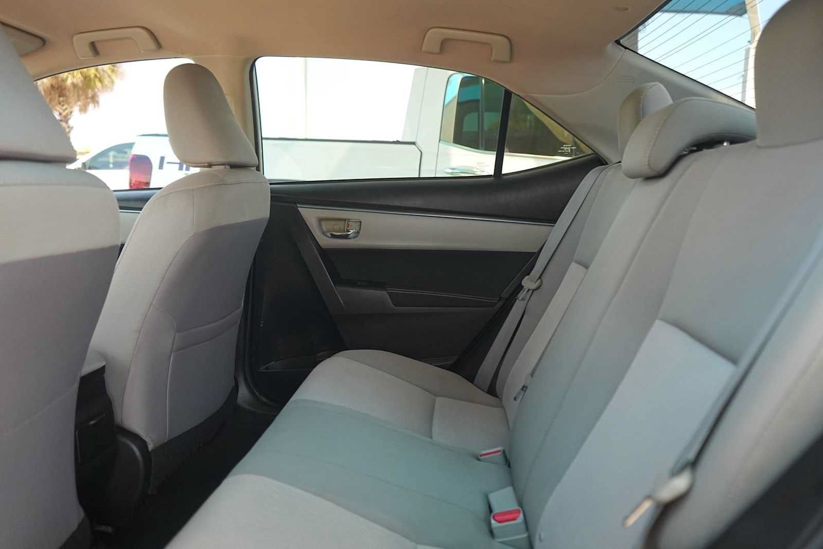 Used 2014 Toyota Corolla LE FWD image 14