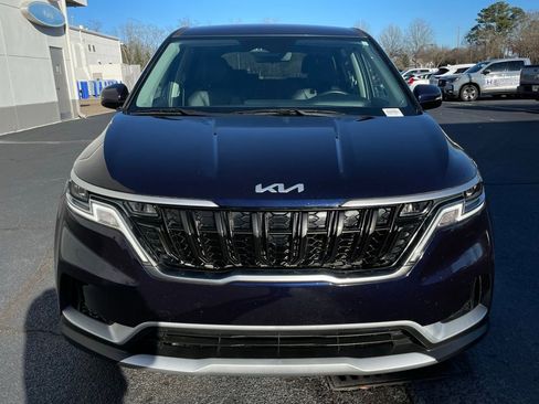 Used 2023 Kia Carnival LX image 9