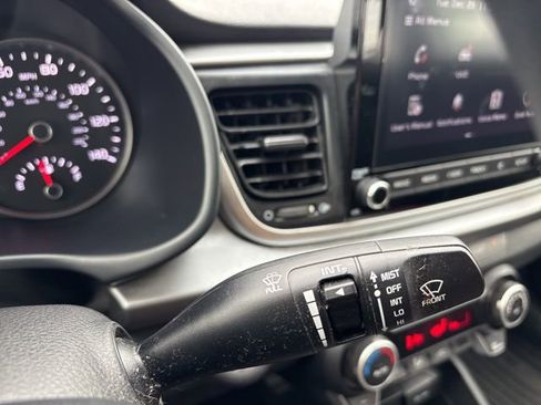 Certified 2021 Kia Rio S w/ Technology Package image 18